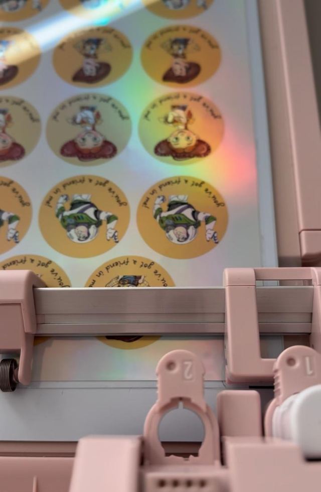 Stickers holográficos cortados en plotter
